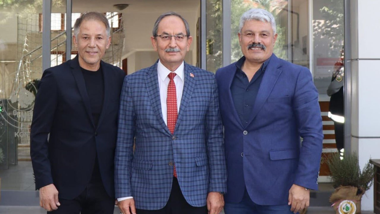 Sevilen sanatçı Mustafa Yıldızdoğan Konya'da