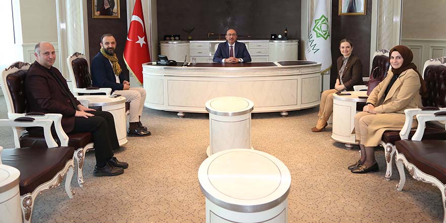 Başkan Kavuş Genç Mimar Adaylarını Misafir Etti