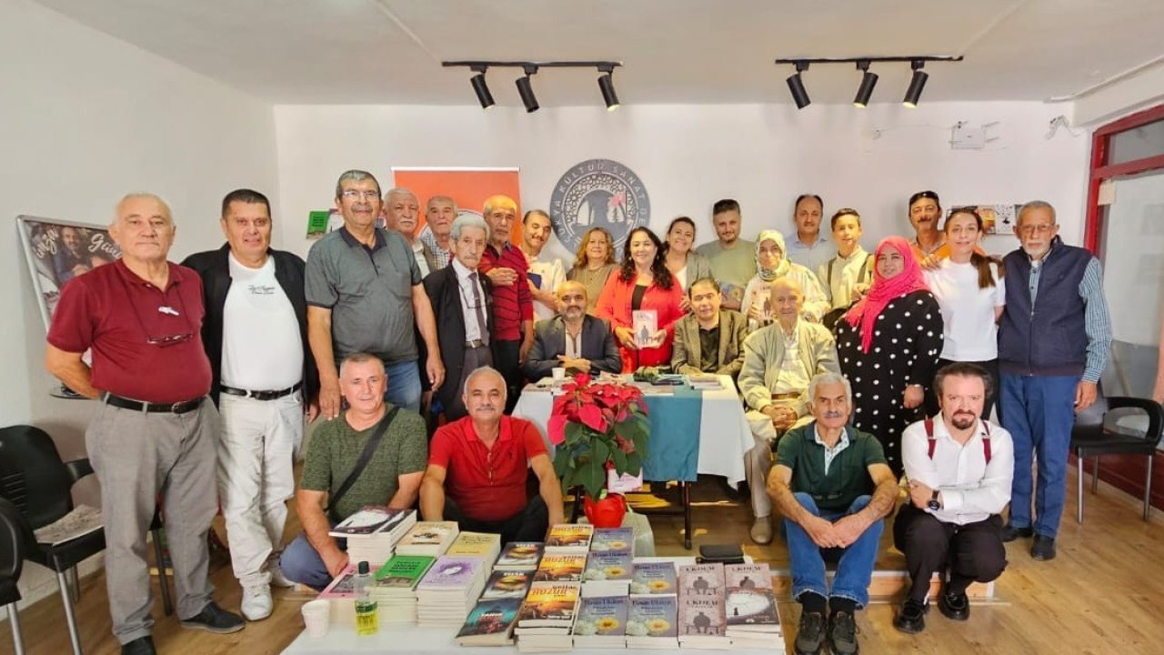 Selçukya'da imza günü: Hasan Ukdem ve Yakup Çak okurlaruyla buluştu