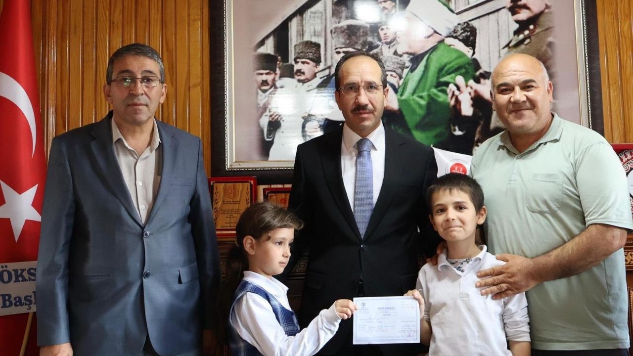 İki yıldır harçlıklarından biriktirmişler! Akşehirli minik yüreklerden Gazze'ye anlamlı bağış