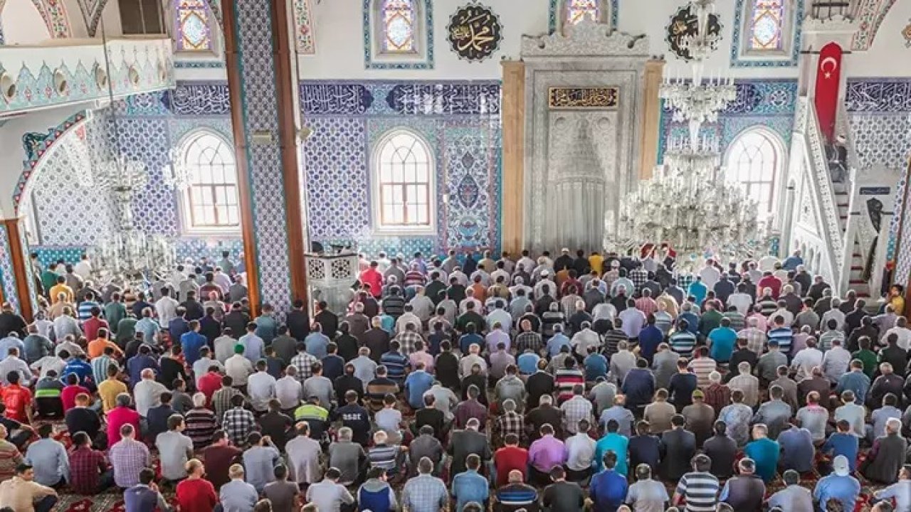 Cuma hutbesini sessizce dinlemenin sevabı!