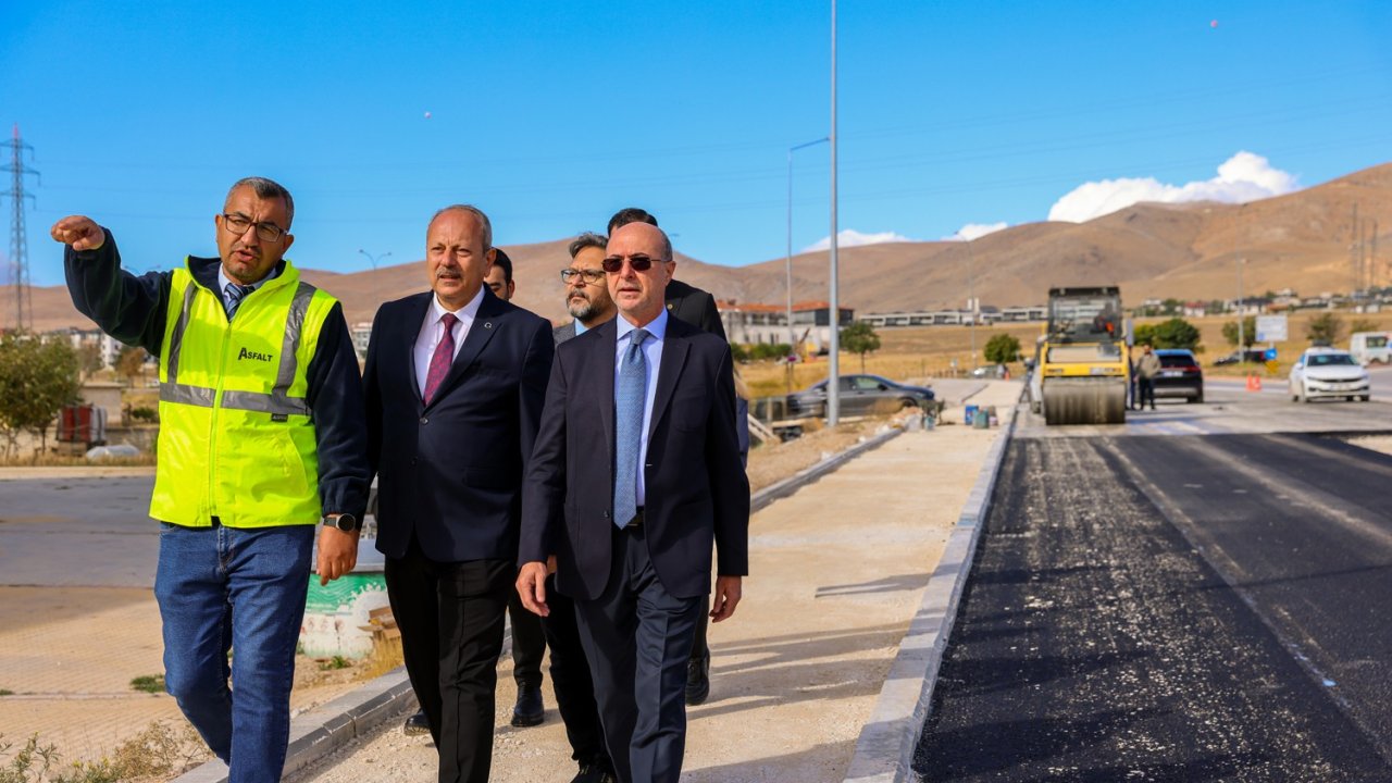 Selçuklu'da yol konforu yükseliyor! Başkan Pekyatırmacı Büyükşehir Caddesi'nde yürütülen çalışmaları inceledi