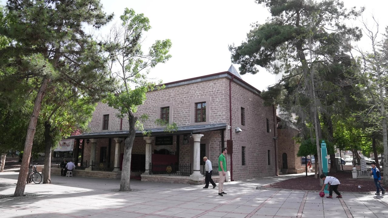 Şems-i Tebrizi Türbesi: Konya’da ruhun ışığına yolculuk!