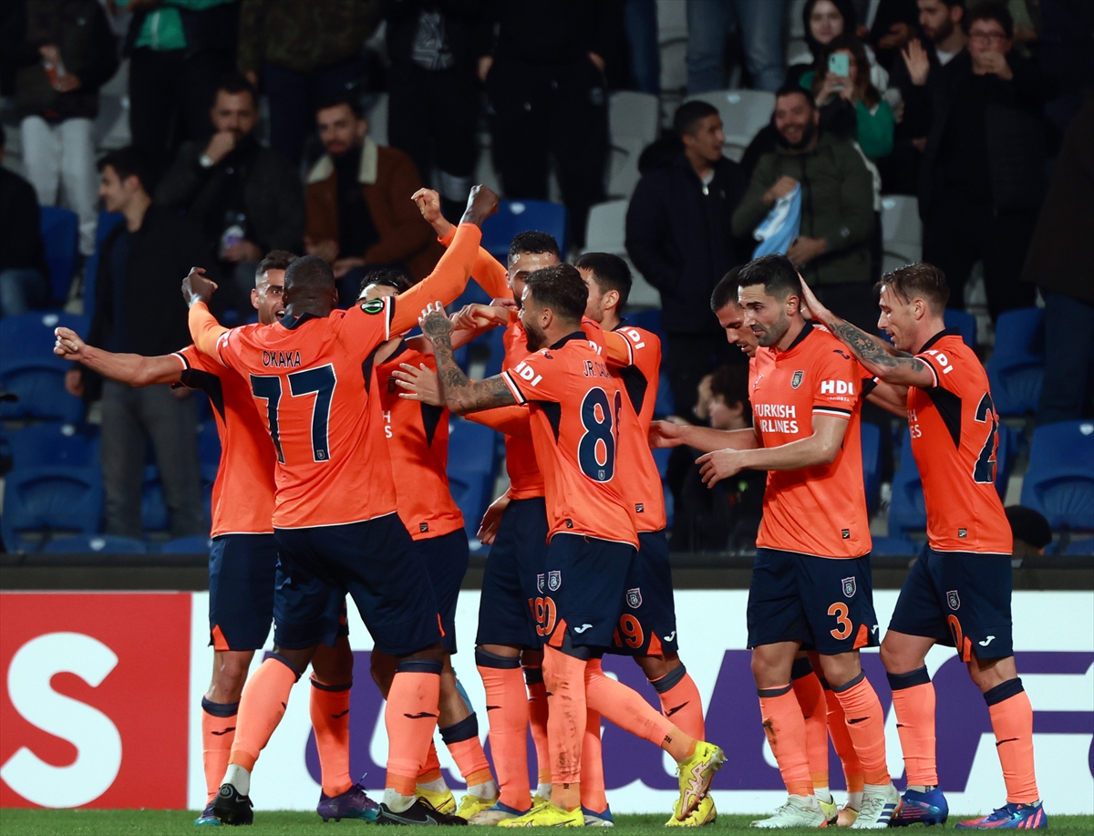 Medipol Başakşehir Fiorentina'ya Konuk Oluyor