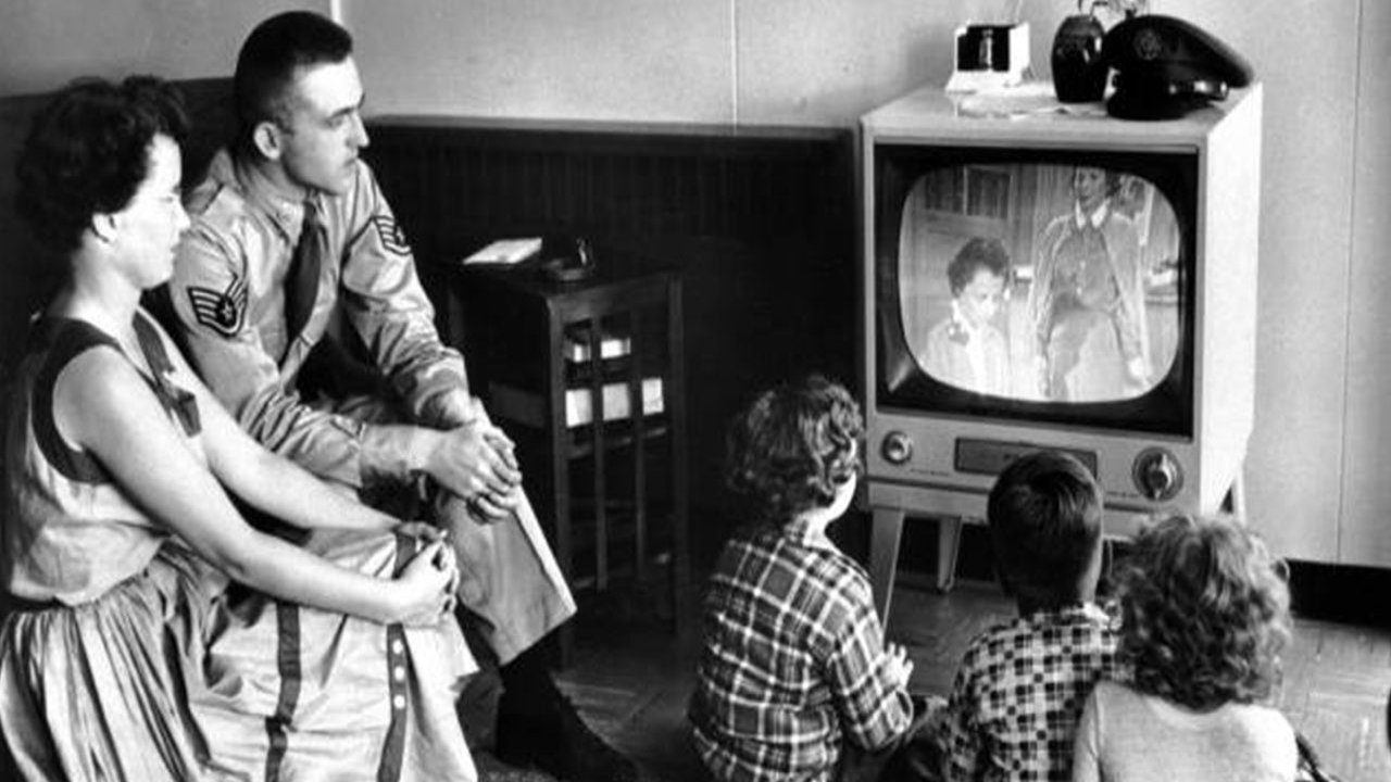 Televizyonda ilk görünen insan kimdi? İşte ekranların tarihini başlatan O An!