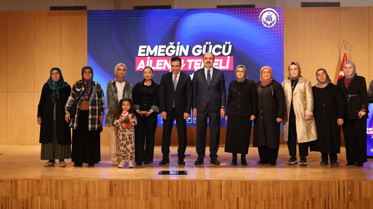 "Aile Yılı"kapsamında ilçelerden ziyaretler sürüyor! Başkan Altay;"Türkiye'nin çok daha güçlü ve büyük olması adına çalışıyoruz"