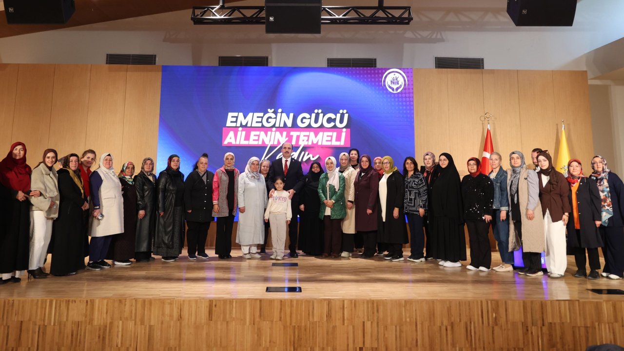 Başkan Altay "Aile Yılı" kapsamında ilçelerden gelen kadınlarla buluştu