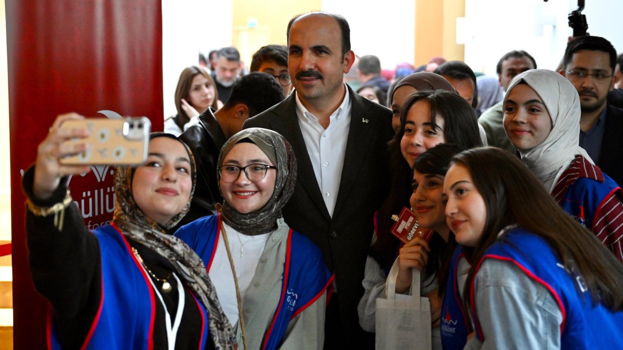 Başkan Altay, LİMAN Gönüllüleri Platformu üyesi gençlerle buluştu! "Topluma ve insanlığa karşı sorumluluğumuz var"