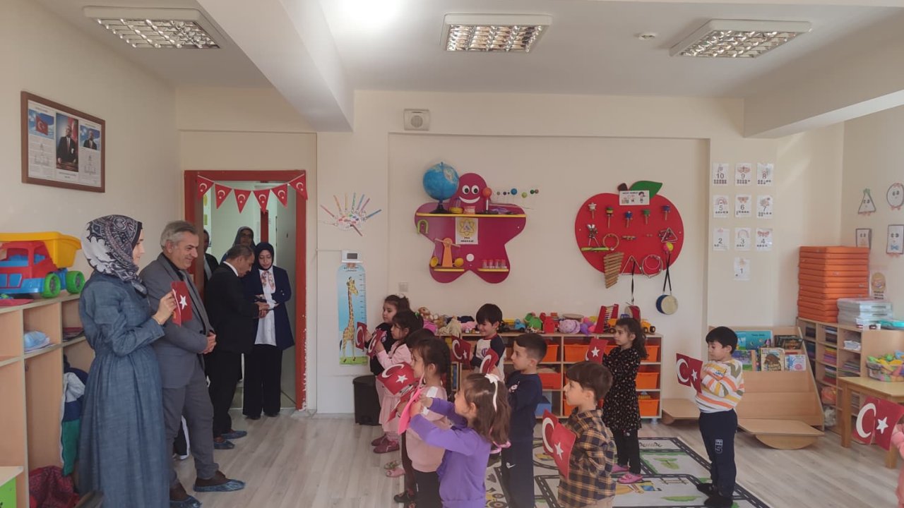 Makamında oturmayan müdür! Murat Yiğit ilçeleri tek tek gezerek sorunları yerinde inceliyor!