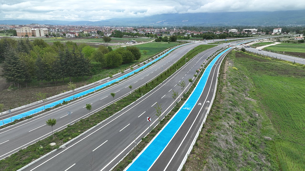 Karayolları uyardı: Türkiye genelinde yol çalışmaları! İşte sürücüleri bekleyen güzergâhlar