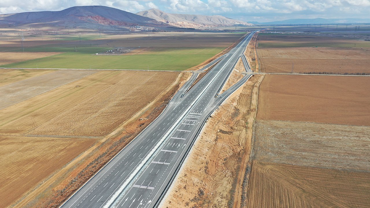 Yola çıkacaklar dikkat! Karayolları 30 Ekim için uyardı!