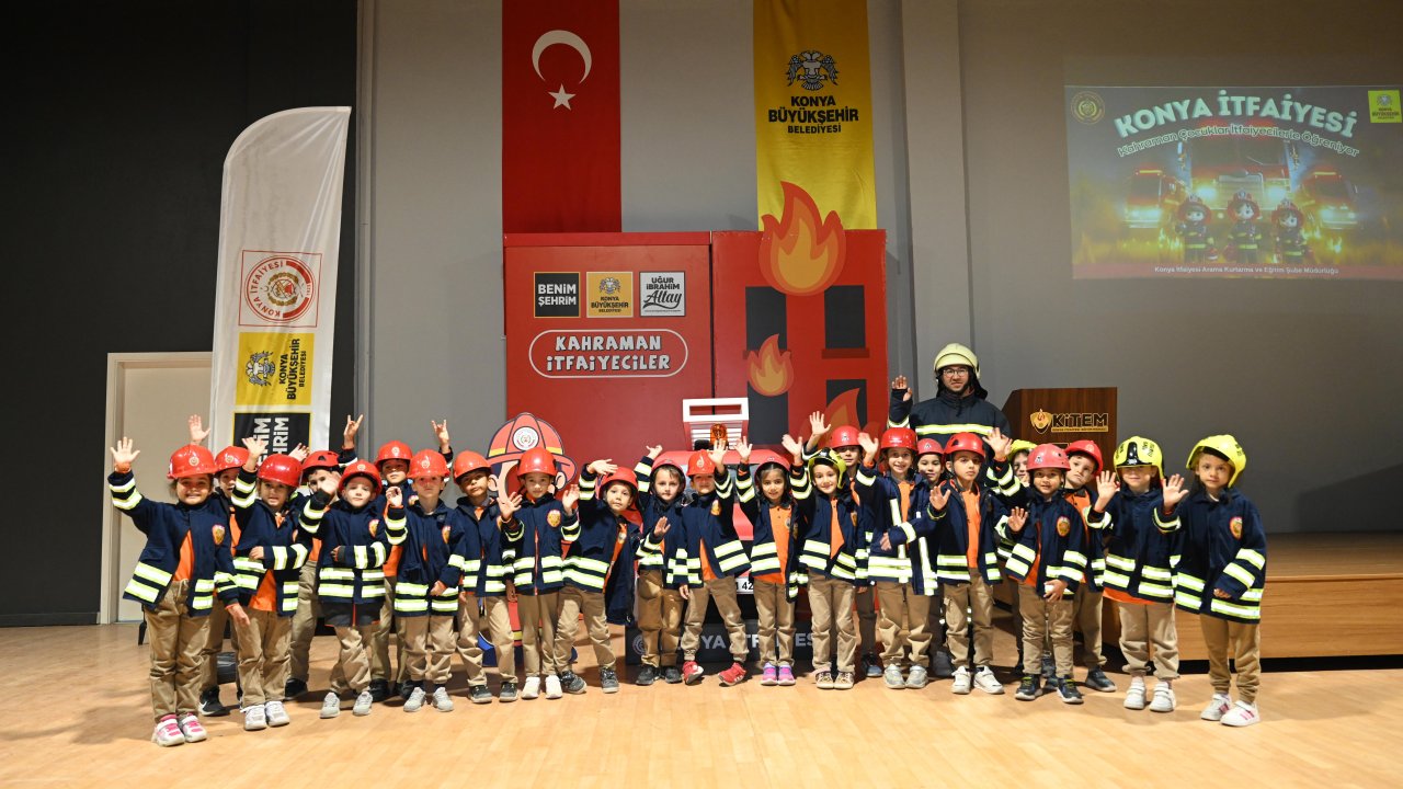 Konya'da bilinçli nesiller yetiştiriliyor! Konya Büyükşehir 31 ilçedeki tüm 1. Sınıf Öğrencilerine itfaiye bilinci kazandırıyor