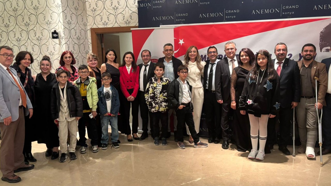 Eğitim-İş’ten, coşkulu Cumhuriyet Bayramı kutlaması