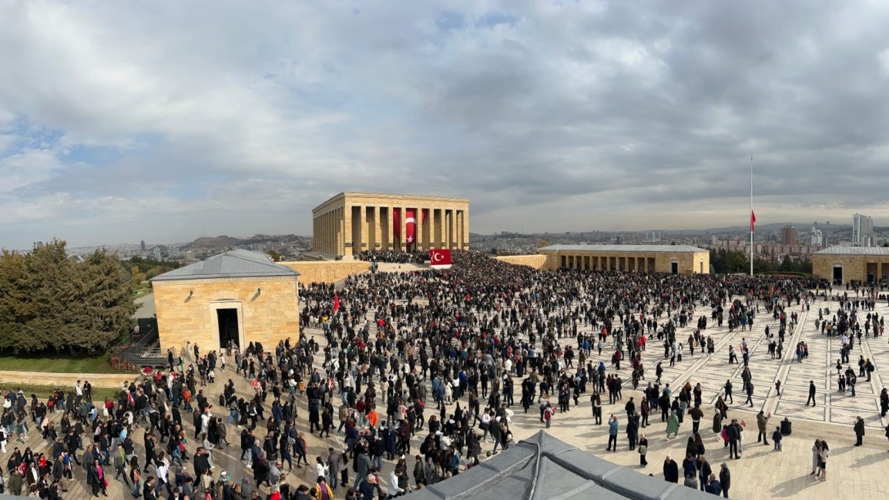 29 Ekim’de 1 milyondan fazla kişi Anıtkabir’i ziyaret etti