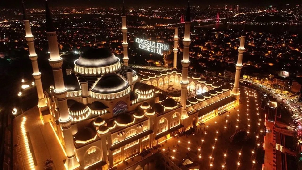 2026 Dini Günleri sizler için derledik? Üç aylar, oruç, Ramazan ve Kurban Bayramı ne zaman başlıyor!