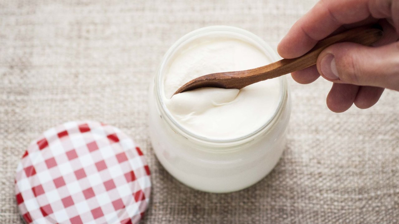 Yoğurt, hem güçlü bir kalsiyum deposu hem de bağışıklık sistemini destekleyen doğal bir probiyotik kaynağı!