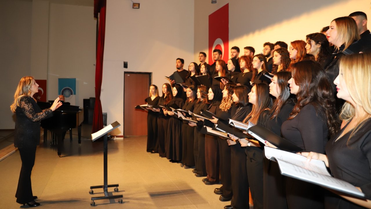 29 Ekim Coşkusu NEÜ Sahnesinde Yankılandı