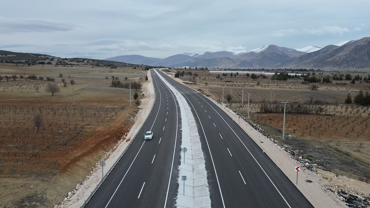 Kulu-Cihanbeyli yolunda kavşak çalışması! Sürücüler dikkat: Trafik kontrollü sağlanacak