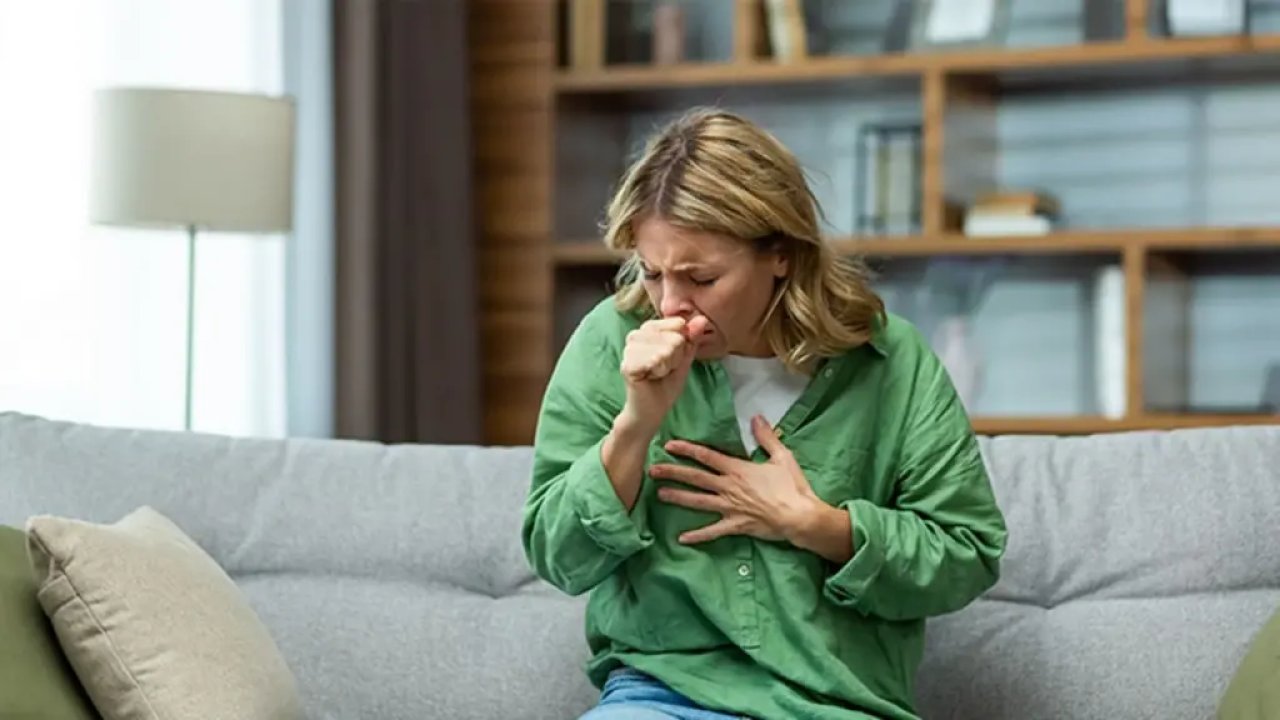 Kuru öksürüğe ne iyi gelir? Uzmanlar uyarıyor: Evdeki bu karışım şifa dağıtıyor!