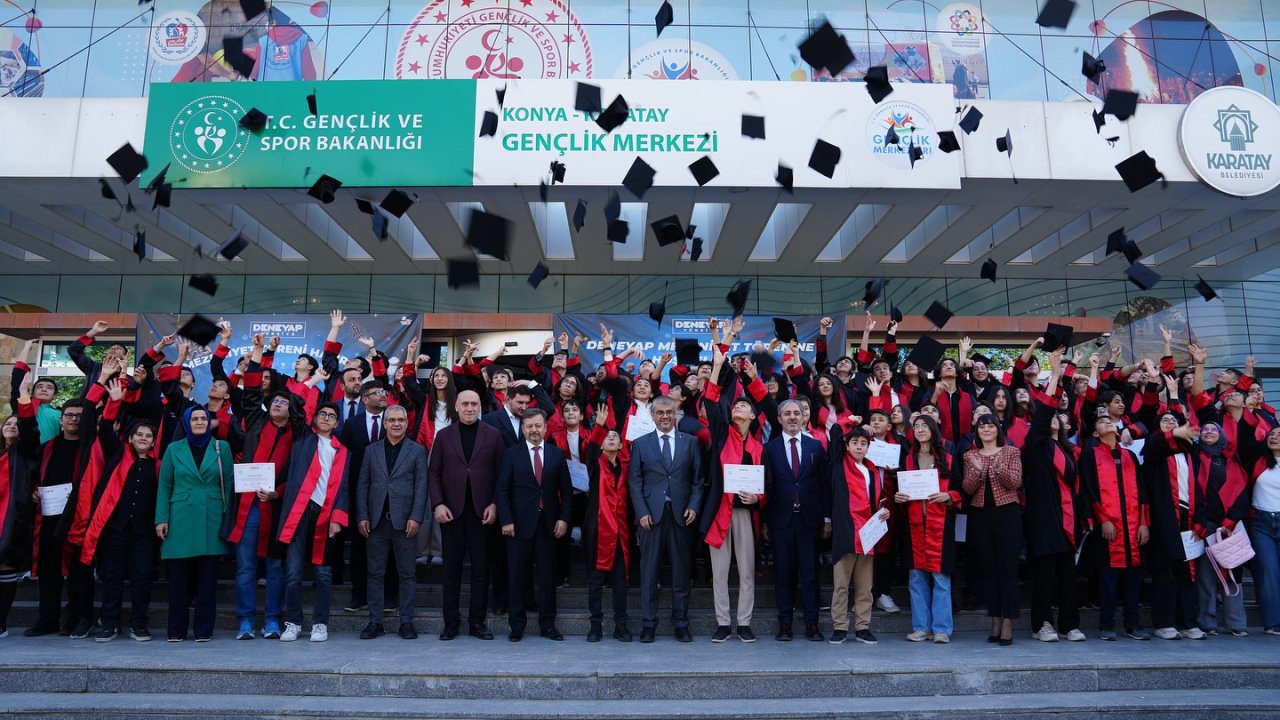 Geleceğin mühendisleri mezun oldu! DENEYAP Konya’da heyecan dolu mezuniyet töreni