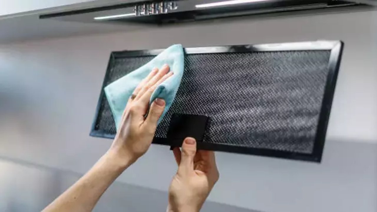 Aspiratör filtreniz yağ içindeyse bu yöntemle ışıl ışıl olacak! Sadece 1 malzeme yetiyor