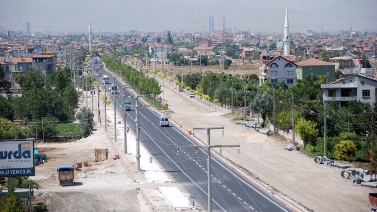 Konya-Karaman yolunda sürpriz çalışma! Sürücüler dikkat: Trafik iki yönlü tek şeride düştü