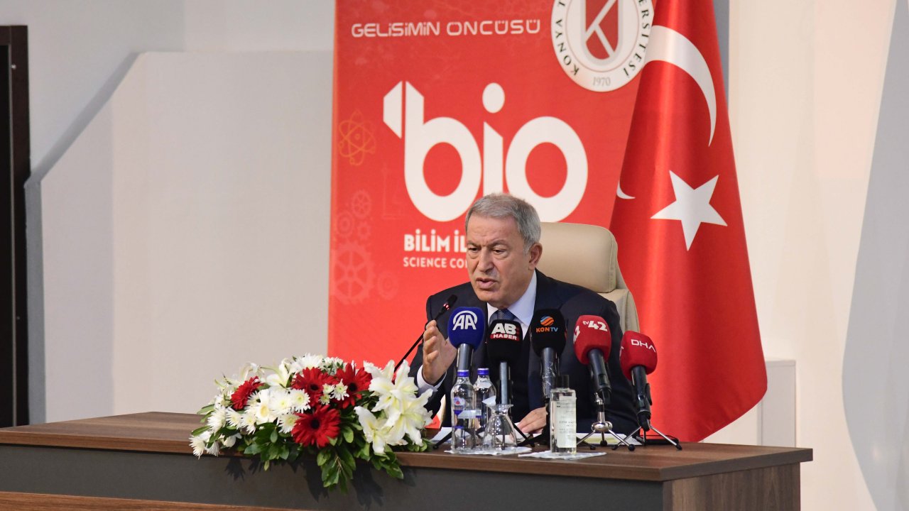 KTÜN’de, Hulusi Akar’ın sunumuyla Türkiye ve bölgesindeki güvenlik konuları konferansı düzenlendi