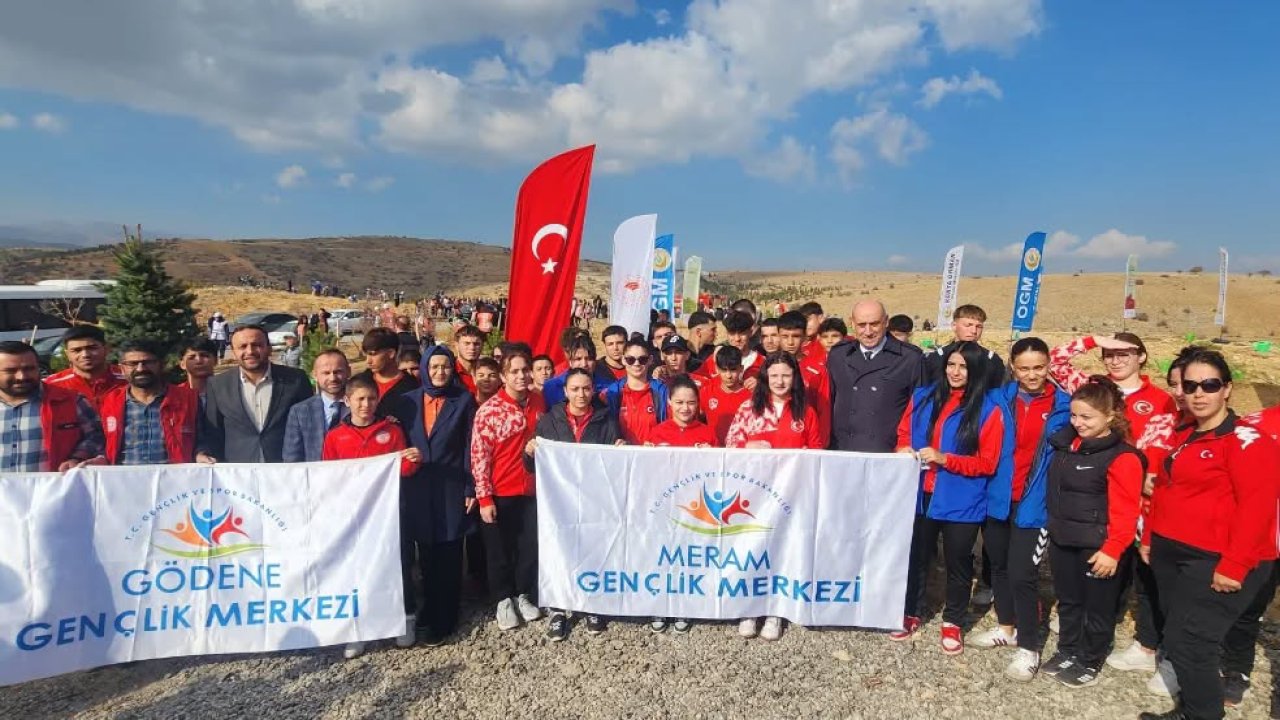 Konya’da gençler geleceğe nefes oldu: İl Müdürü Öztürk’ten fidan dikiminde anlamlı katılım!