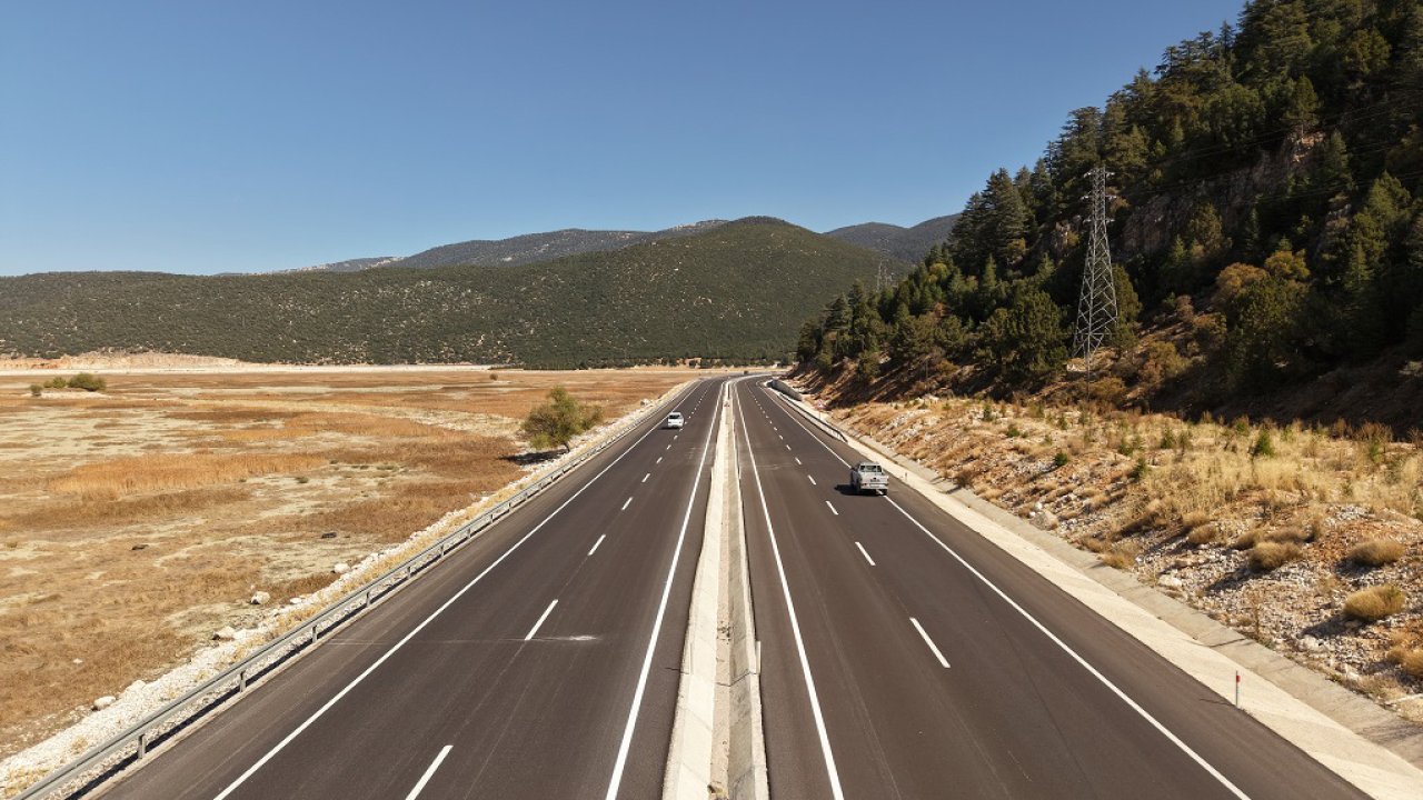 Sürücüler dikkat! Türkiye genelinde 10 kritik yolda çalışma var