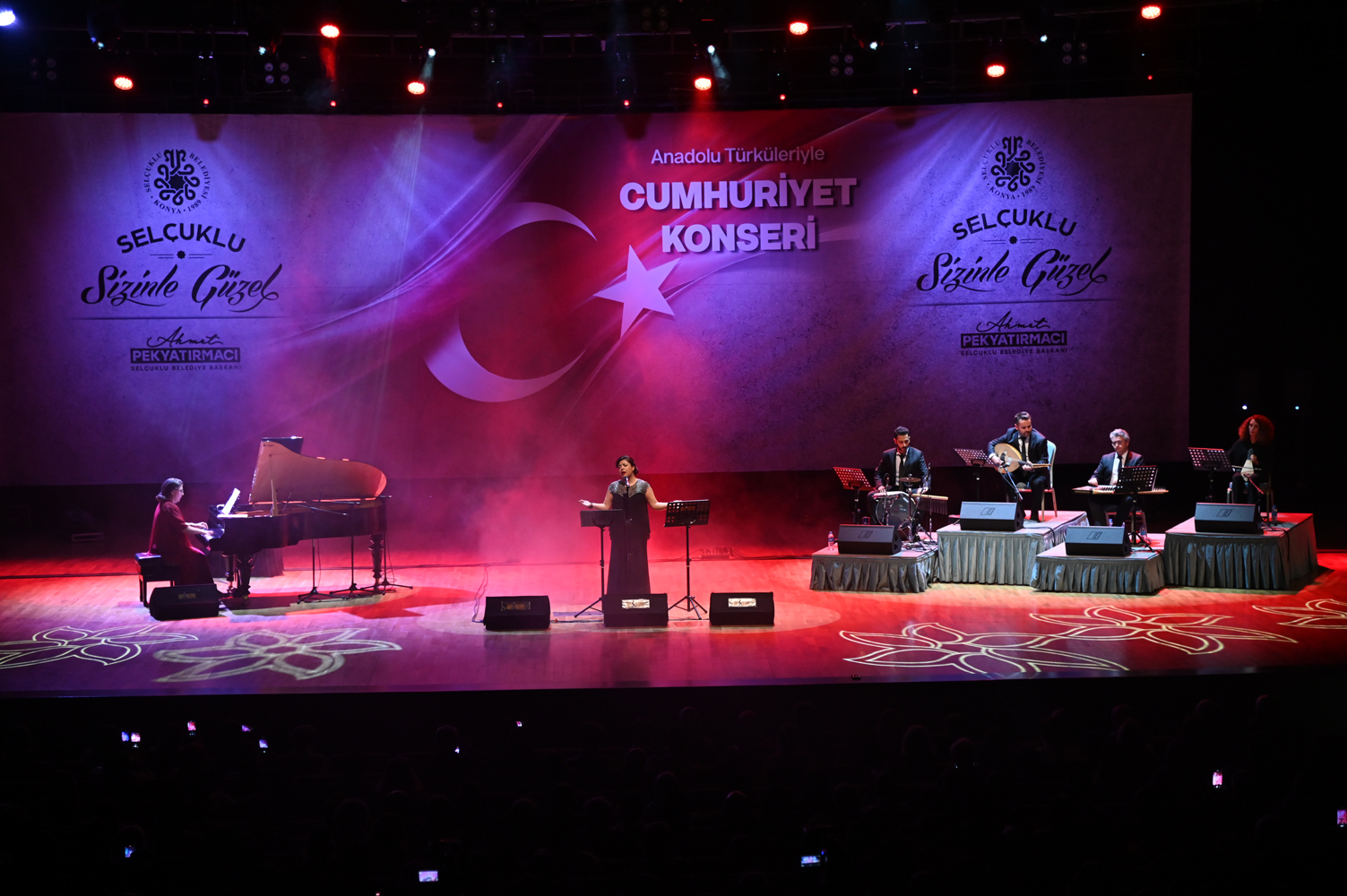 Selçuklu Belediyesi Cumhuriyet Bayramı'na Özel Konser Düzenledi