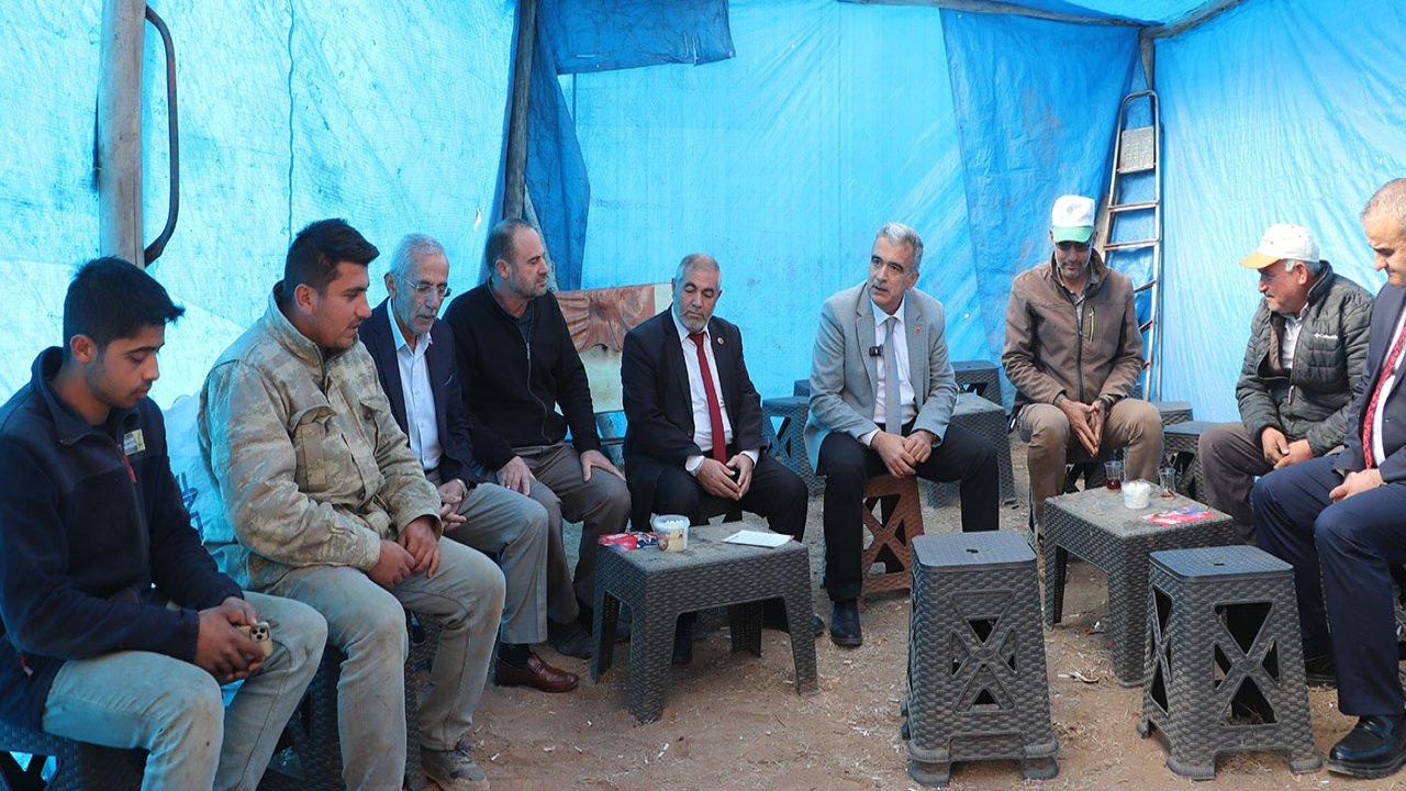 Su krizi, borç yükü ve uzayan kuyruklar: SP’li Demirel çiftçilerin sesini Kadınhanı’ndan duyurdu!