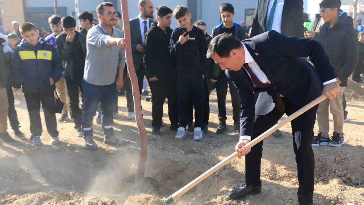 Karatay’da yeşil seferberliği! 10 bin 400 metrekare alanda yüzlerce fidan toprakla buluştu