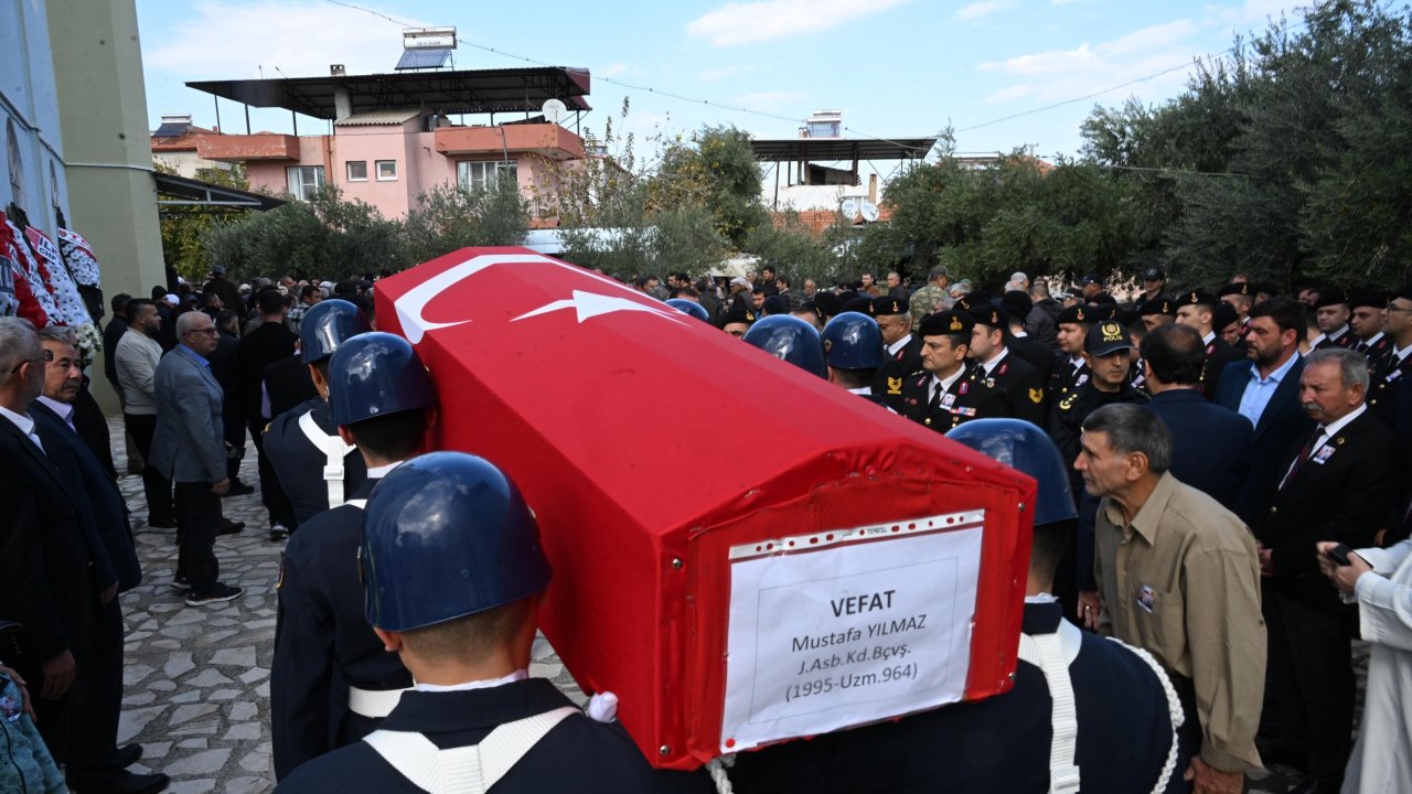 Geçirdiği kalp krizi sonucu hayatını kaybeden Jandarma Astsubay Mustafa Yılmaz son yolculuğuna uğurlandı