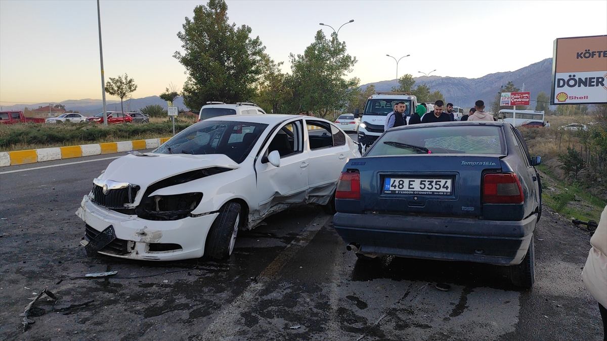 Seydişehir'deki trafik kazasında 3 kişi yaralandı