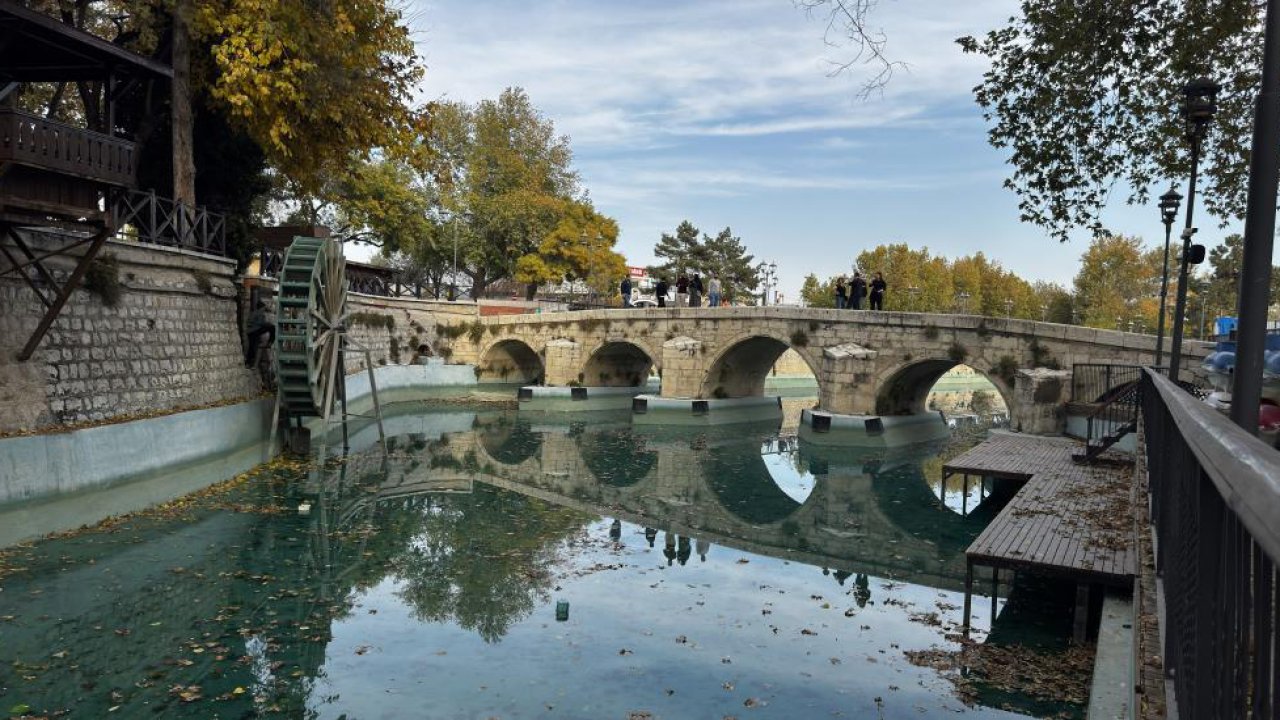 Meram’da sonbahar yoğunluğu: Konyalılar hafta sonunu doğada geçirdi