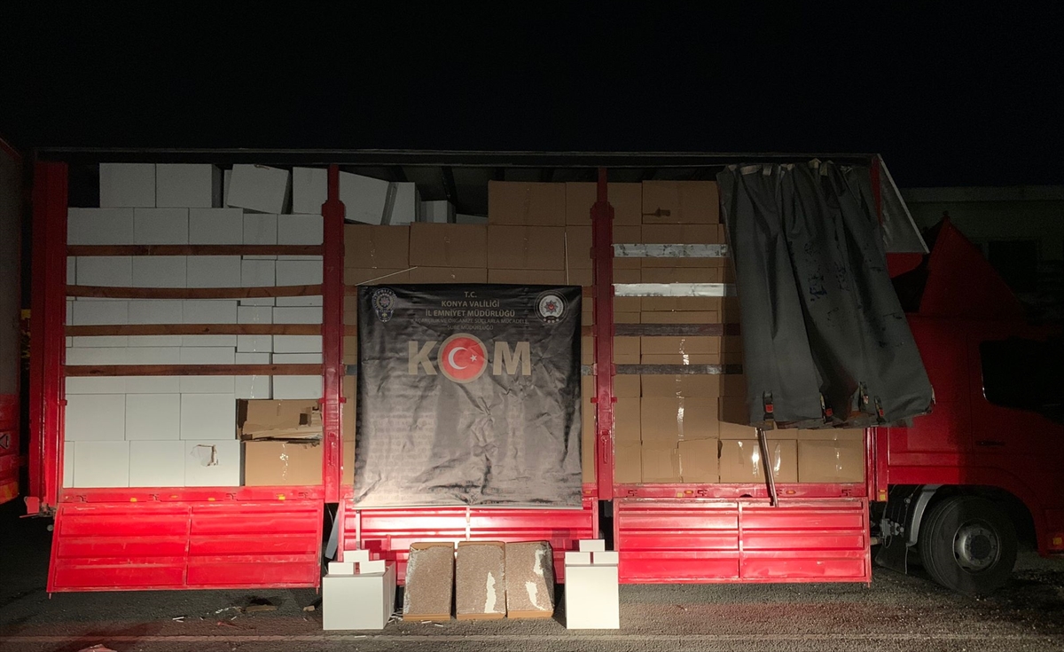 Konya'da kaçak sigara ele geçirilen kamyonun sürücüsü tutuklandı