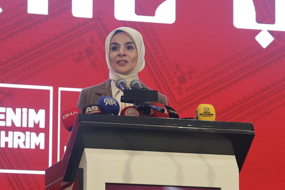 Bakan Göktaş Konya'da "Şehir ve Aile Şurası"na katıldı; "Günümüzde hanelerin yüzde 57'sinde 18 yaş altı çocuk yok"