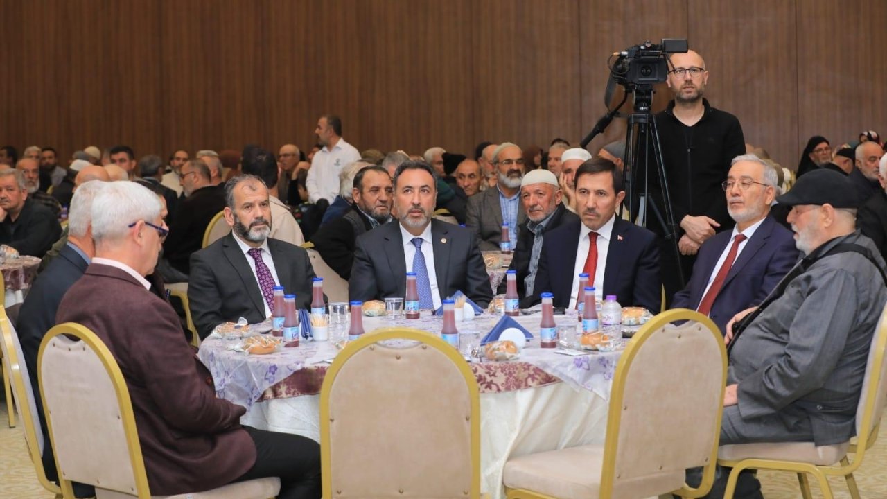 İl Müftüsü Prof. Dr. Ali Öge, Karatay Belediyesi'nin Düzenlediği Hacılar Buluşmasına Katıldı