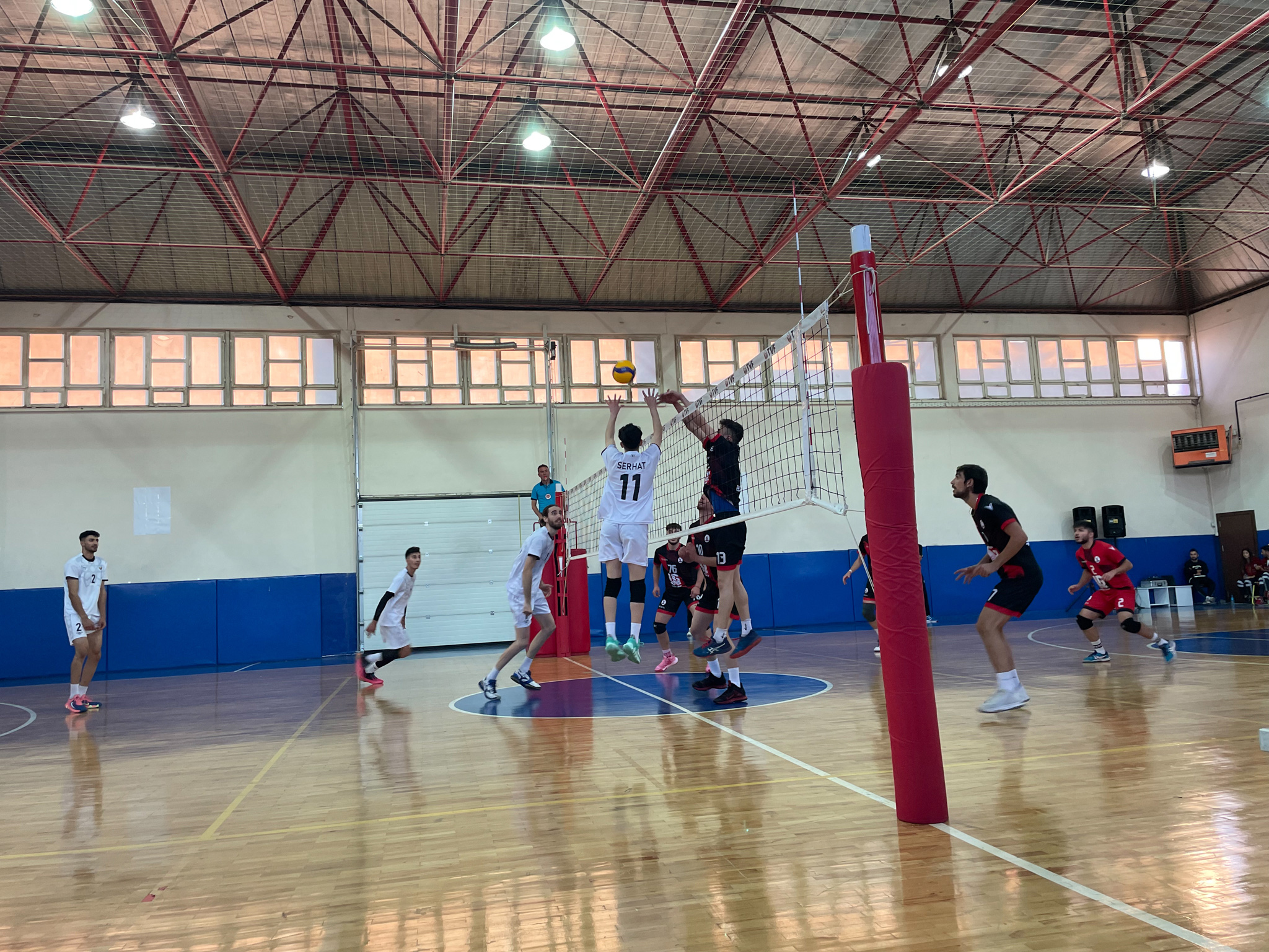 Büyükşehir Belediyespor Voleybolda Sezonu Galibiyetle Açtı