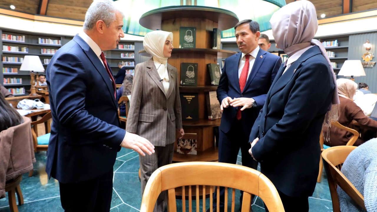 Bakan Göktaş Hoşkubbe Millet Kütüphanesini ziyaret etti