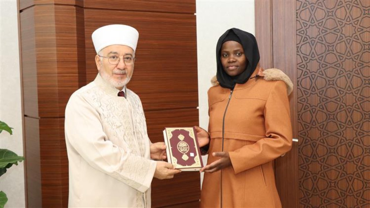 Slive Adhiambo Müslüman Oldu, “Sara” Adını Aldı!