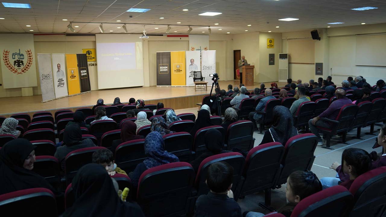 Konya'da düzenlenen Şehir Konferansları Aralık ayında da devam edecek