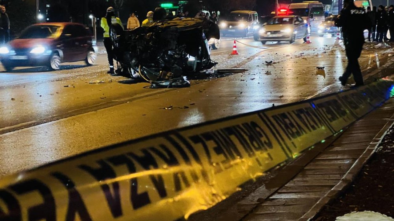 Konya'da feci kaza! 2 Kişinin yaralandığı kazada ağaca çarpan otomobilden fırlayan yolcu kurtarılamadı