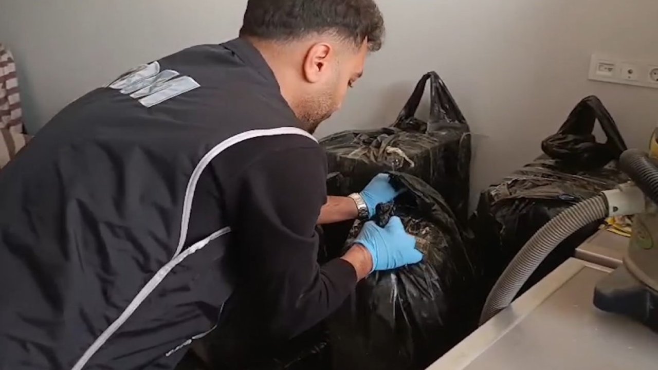 Konya polisi kaçakçılara geçit vermiyor! 2 milyon liralık kaçak sigara operasyonu!