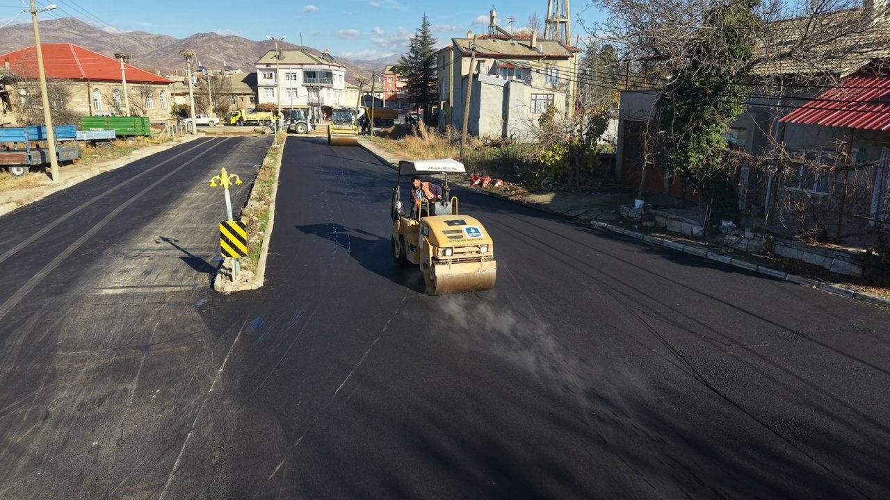 Bu mahalle sıcak asfaltı ilk defa gördü! Seydişehir'de asfalt yatırımları devam ediyor