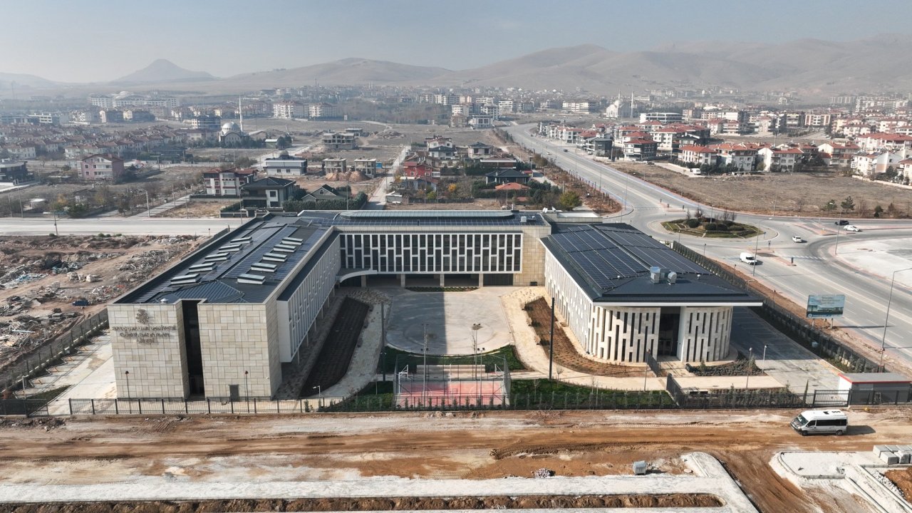 Geleceğin Sanatçıları Selçuklu’da Yetişecek! Yapımı tamamlanan Güzel Sanatlar Lisesi göz kamaştırıyor