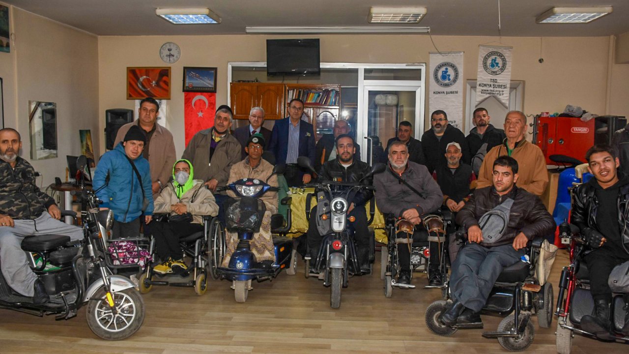 Konyaspor Genel Sekreteri Cengiz Yönet'ten Konyaspor Engelli Taraftarlar Derneği'ne ziyaret