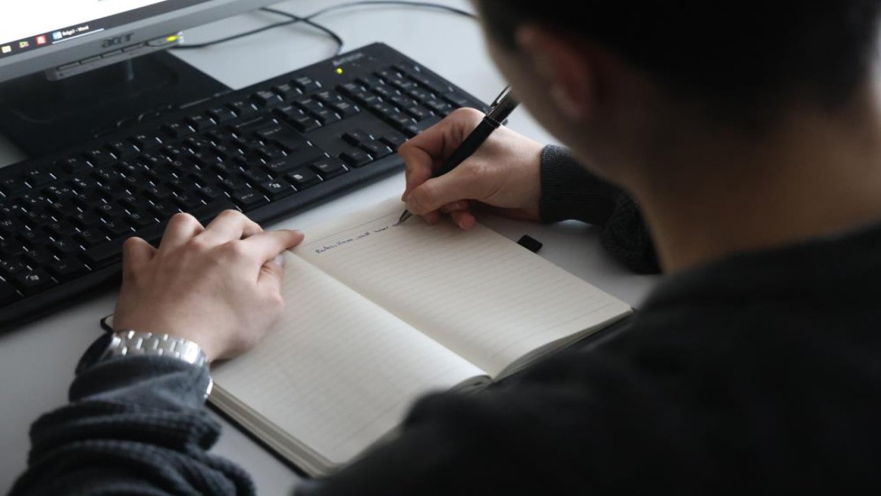 Çeşitli etkenler çocuklarda yazı bozukluğuna mı sebep oluyor! Uzmanı açıkladı!