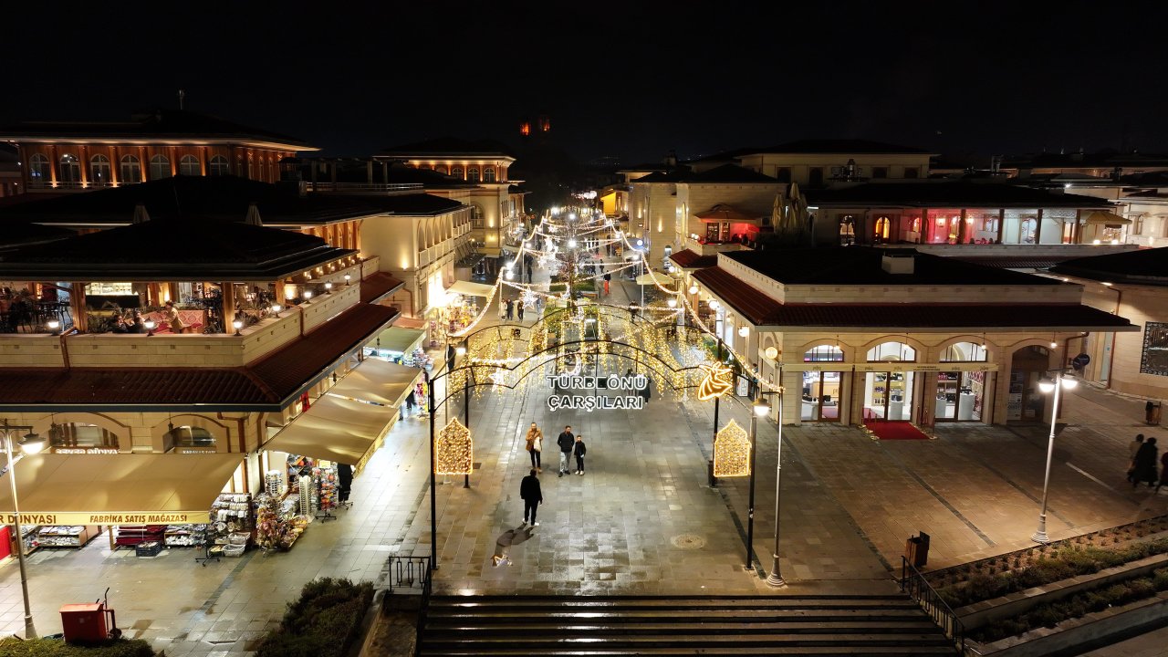 Şebi Arus haftasında Konya ışıl ışıl