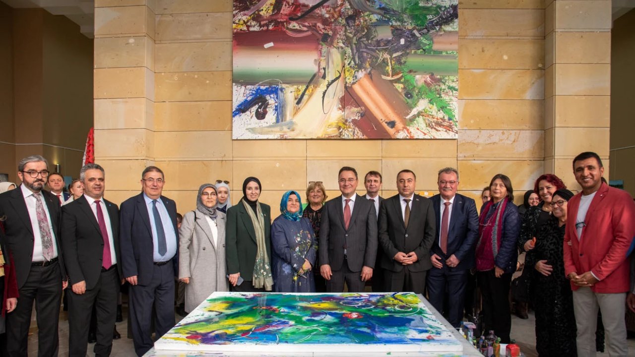 Selçuk Üniversitesi'nde 'Saklı Kalan Fırçam' sergisi sanatseverlerle buluştu